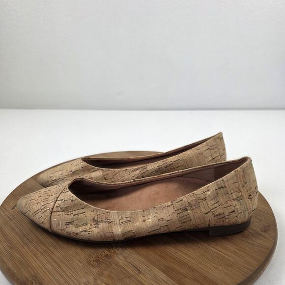 Vionic Shoes Womens Size 7 Cork Pointed Toe Flats Slip-On Orthotic Comfort - Picture 1 of 14